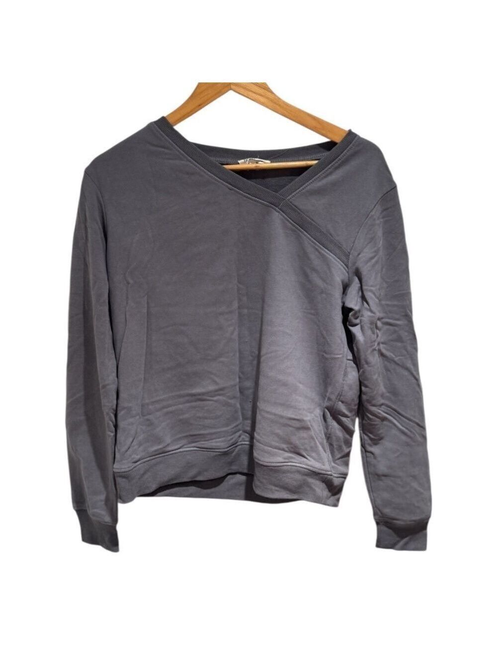 HEARTLOOM grey wrap-look boxy sweatshirt - size M